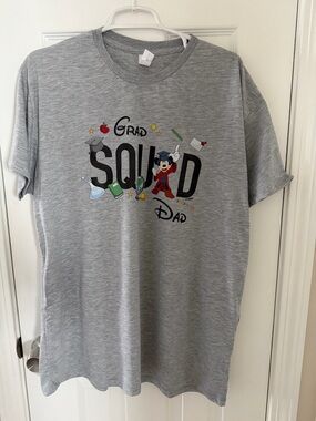 Gray 'Grad Squad Dad' Graphic T-Shirt